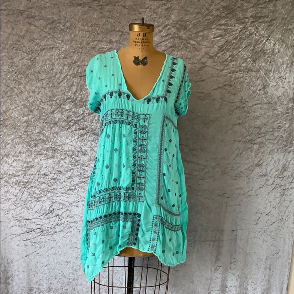 Johnny Was size Small embroidered blouse